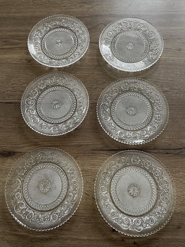 Anciennes assiettes à - anciennes,