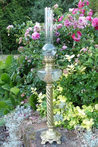 Vecchia lampada petrolio - vecchia,